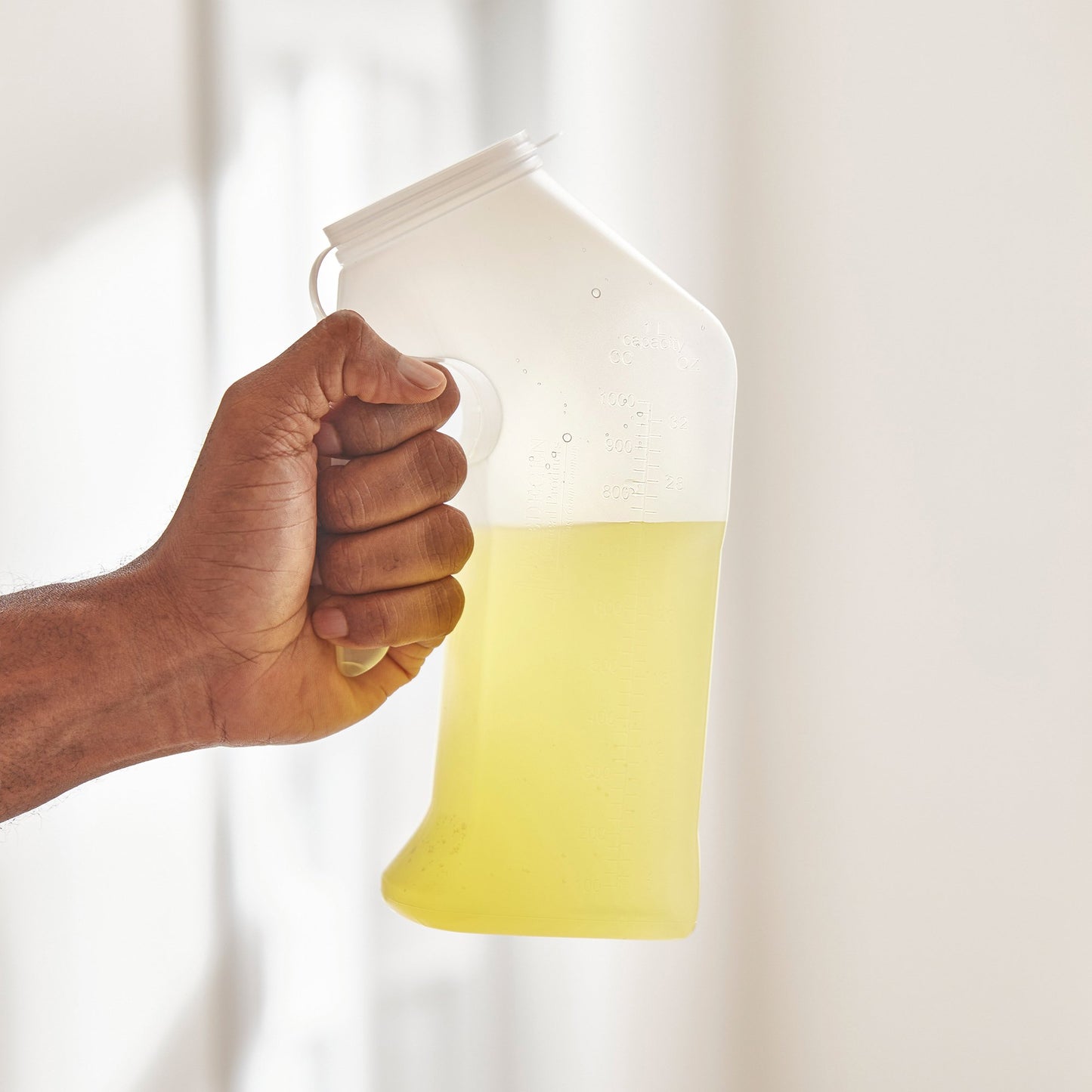 URINAL, W/TRANSPARENT LID (50/CS)