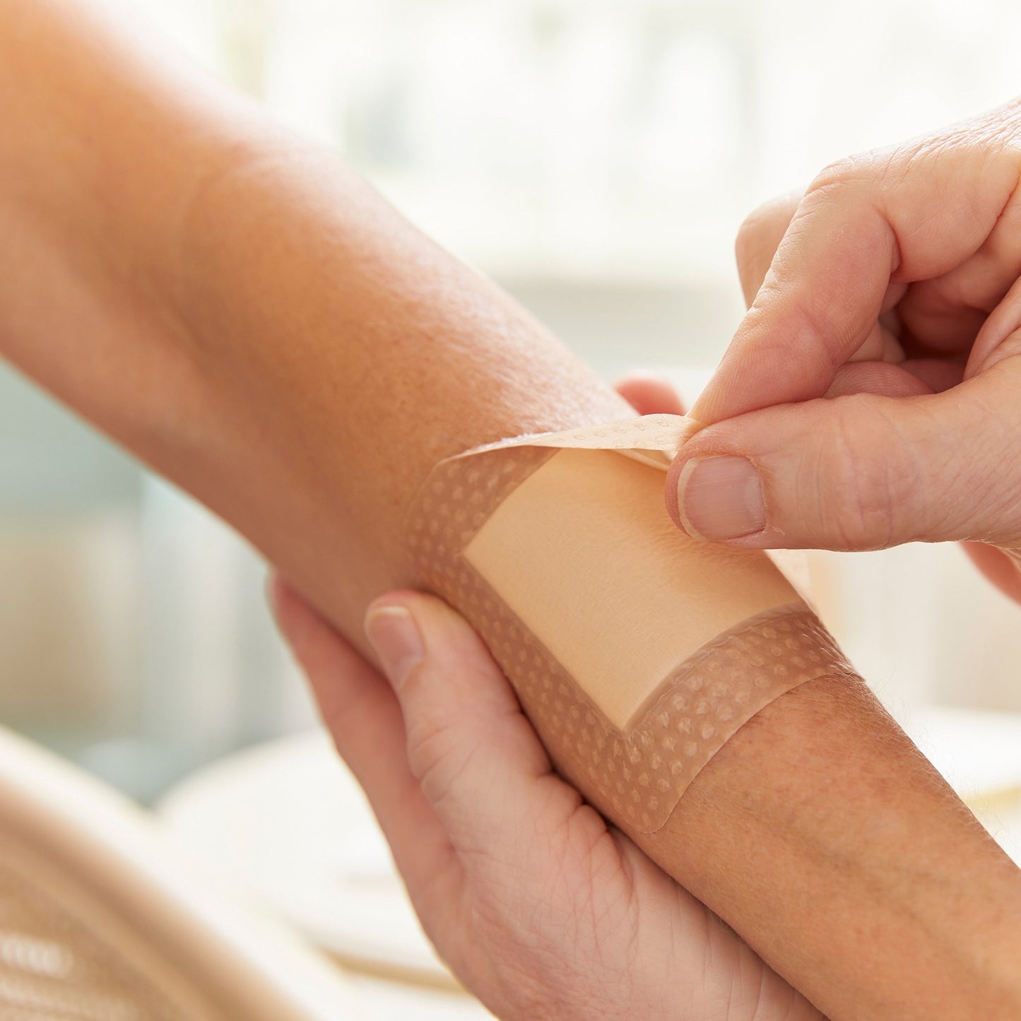 FOAM, ADH SIL LT W/BORDER 4"X4" (10/BX 20BX/CS)