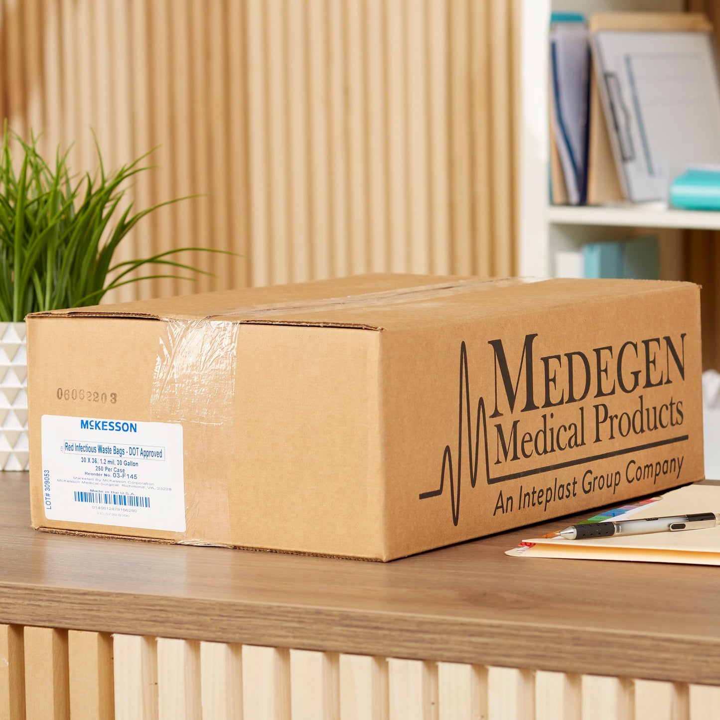 BAG, BIOHAZ DOT RED 30X36 30GL1..2MIL (250/CS) MGM03