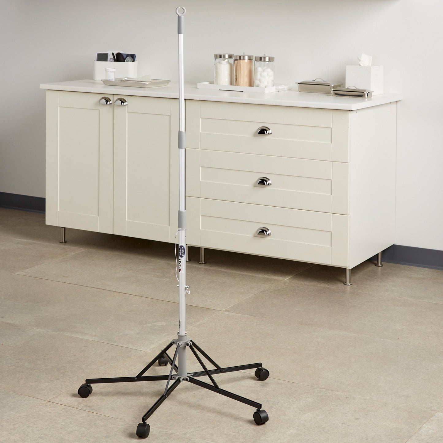 IV POLE, FLOOR DISP 5WHEEL 74"(6/CS)