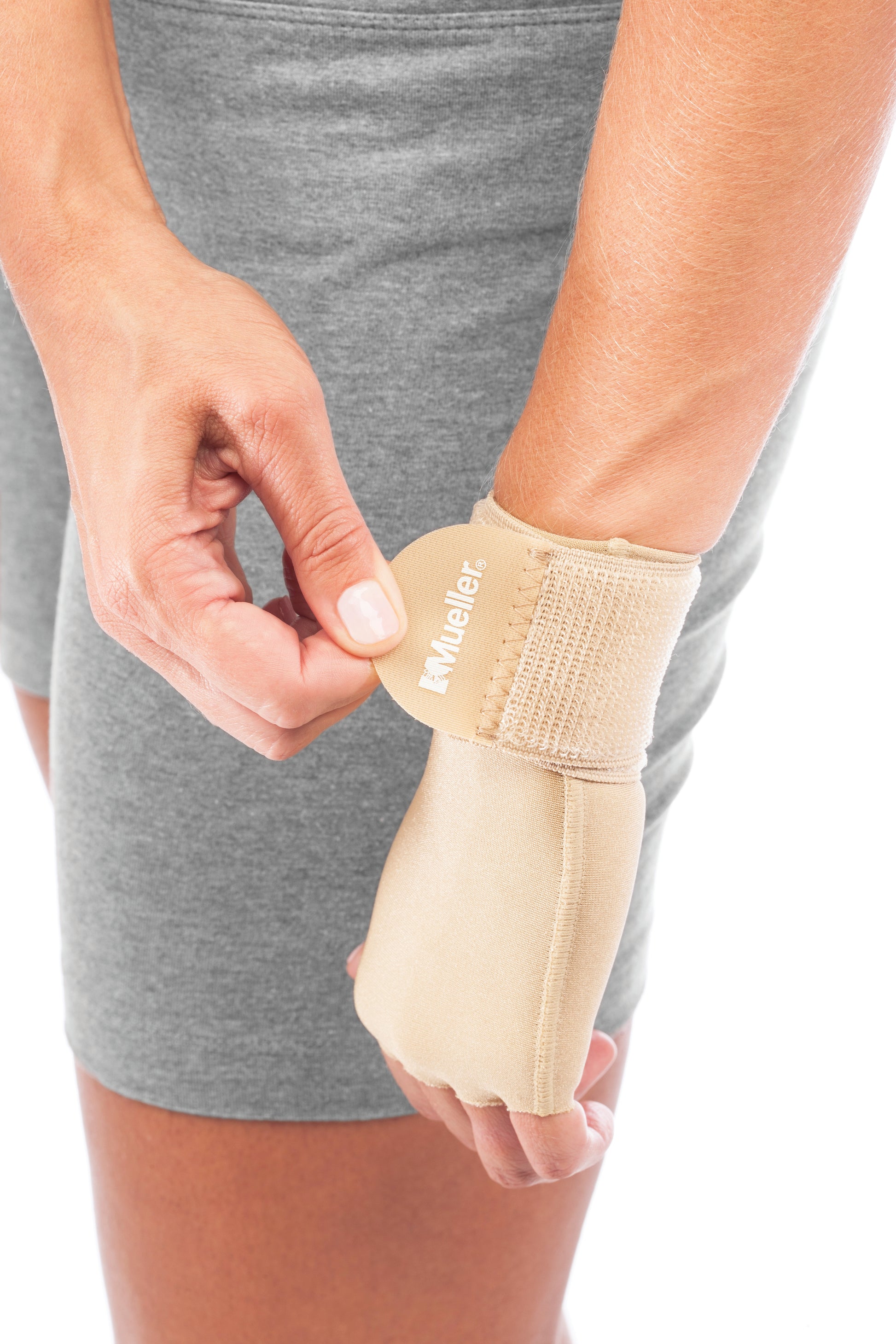 Sm Compression GLOVE, COMPRESSION SINGLE BGE SM/MED – Family Care DME