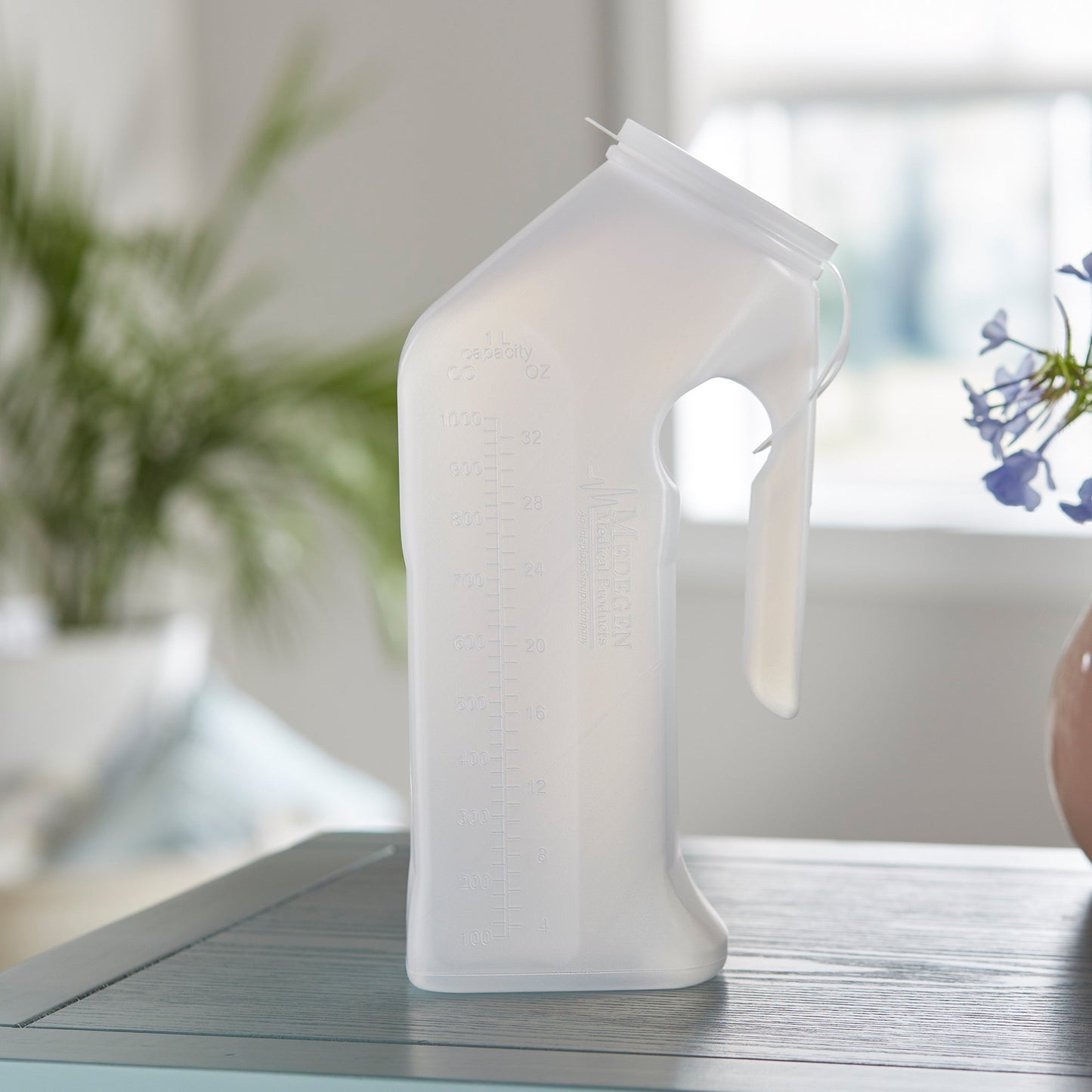 URINAL, W/TRANSPARENT LID (50/CS)