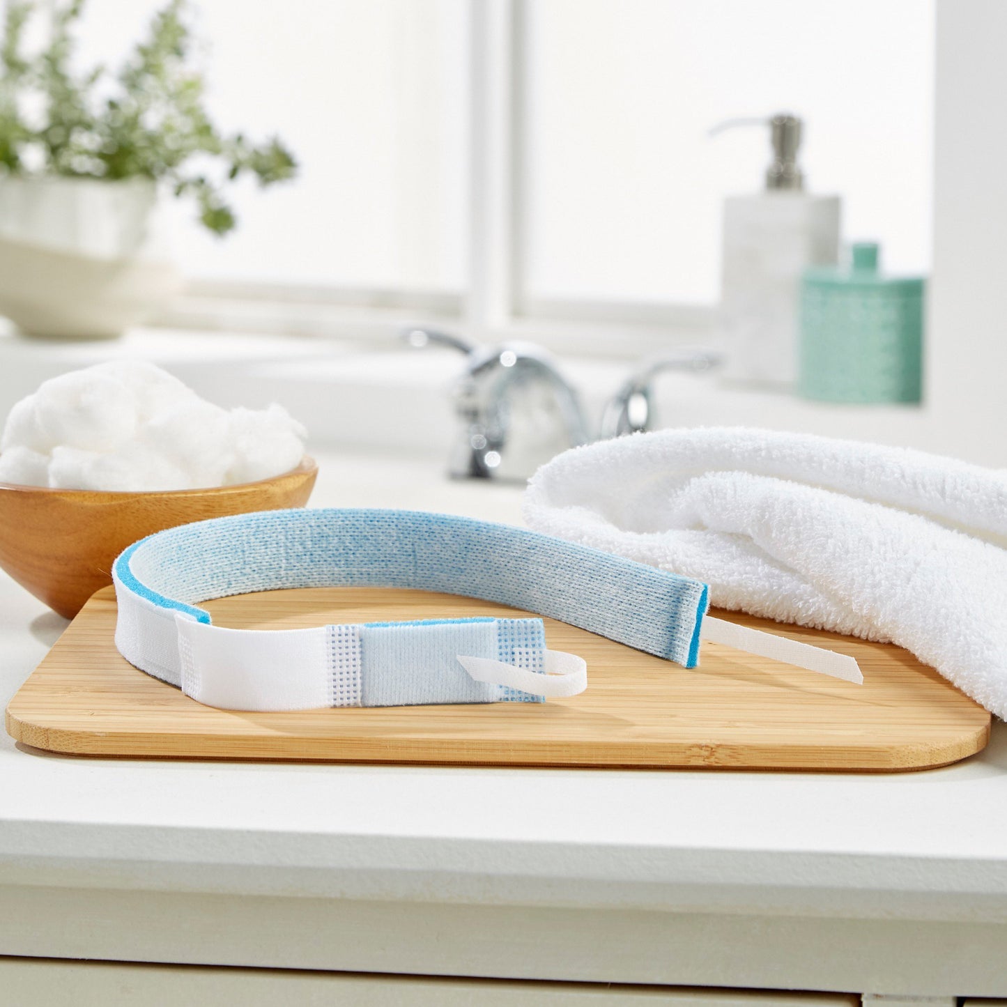 HOLDER, TRACH TUBE LF (10/BX 10BX/CS)